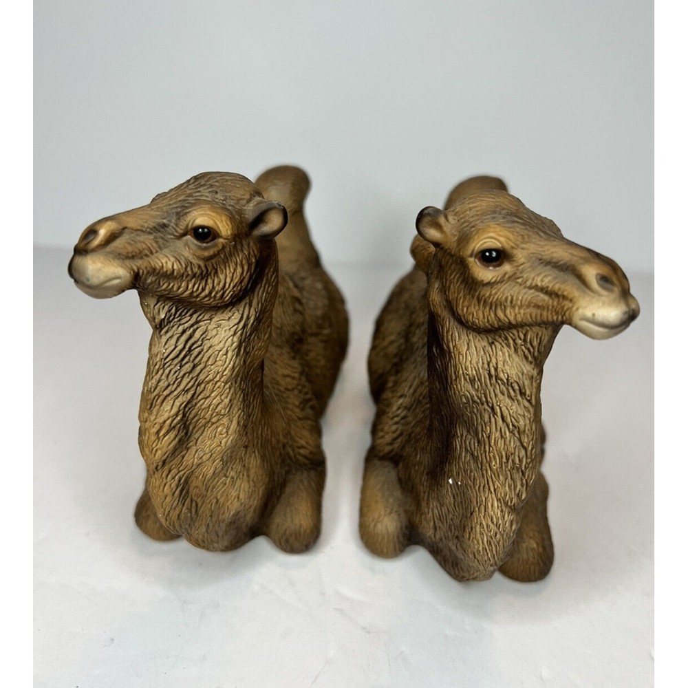 Kingdom Harvey Knox Camel 1983 Hand Painted Made In Japan Global Art A & B Set